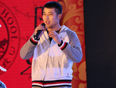 金猴闹春显青春活力，感恩十年扬理想风帆