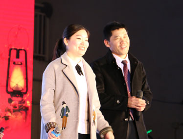 金猴闹春显青春活力，感恩十年扬理想风帆