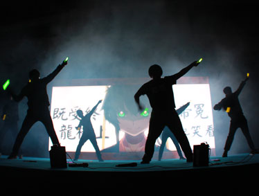 金猴闹春显青春活力，感恩十年扬理想风帆