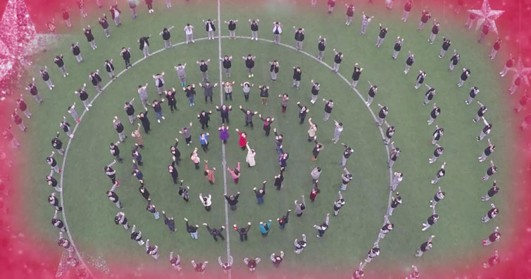 金猴闹春显青春活力，感恩十年扬理想风帆